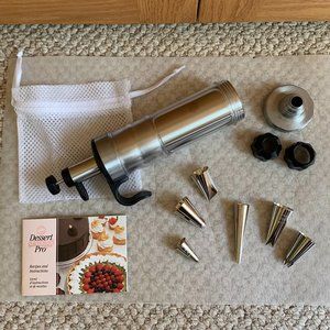 WILTON - Dessert Decorator Pro - New, no Box